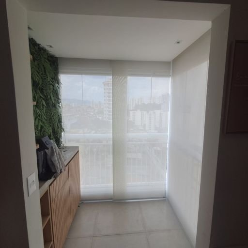 Persiana instalada em ambiente moderno